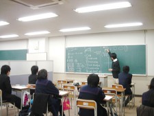 選び抜かれた講師が、高品質なライブ授業